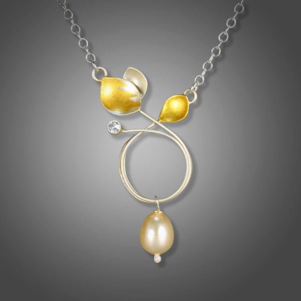 Circle with Pearl Drop Necklace
