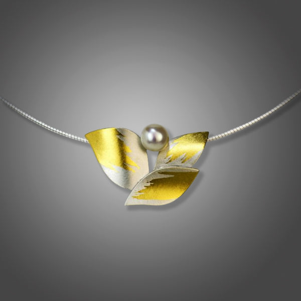 Three Leaf with Center Pearl Necklace