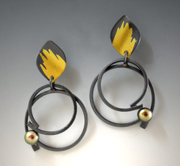 Single leaf with pearl on loops earrings