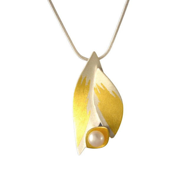 Double Leaf Pearl Necklace