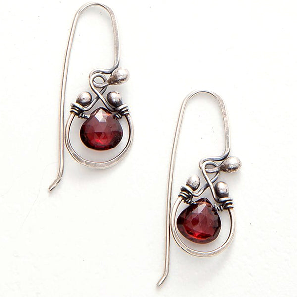 Horseshoe Earring Garnet